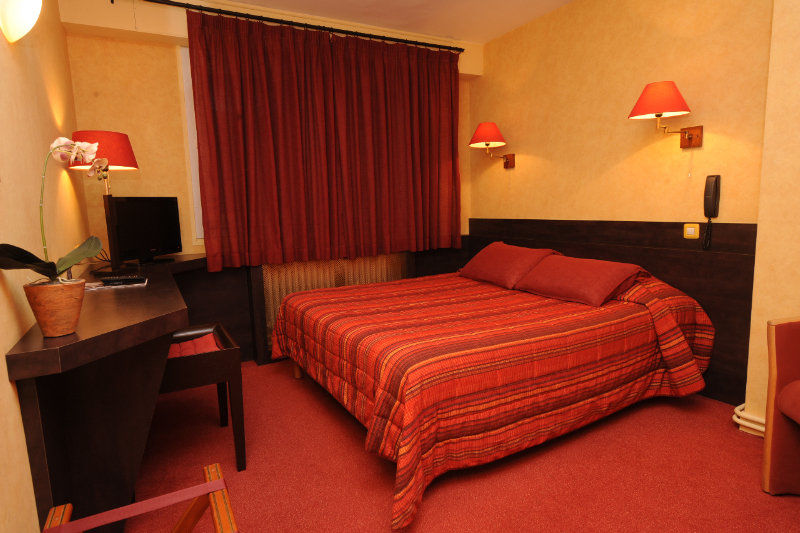 Grand Hotel De La Gare Angers Exterior photo
