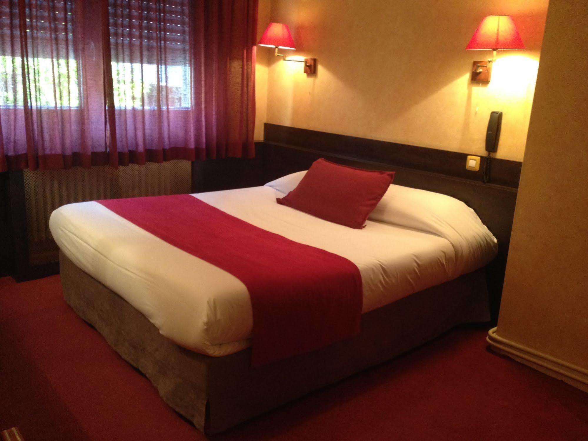 Grand Hotel De La Gare Angers Exterior photo